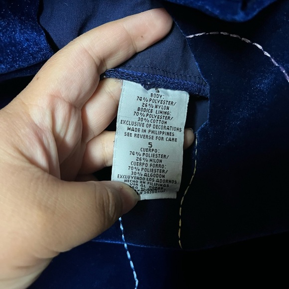 Festive Blue Velvet Dress with Embroidered Holiday Designs - Picture 2 of 2